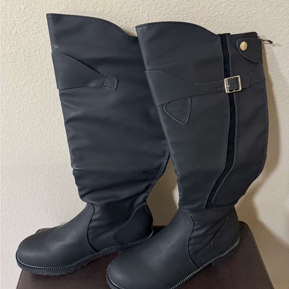 Black Knee-High Women's Boots
